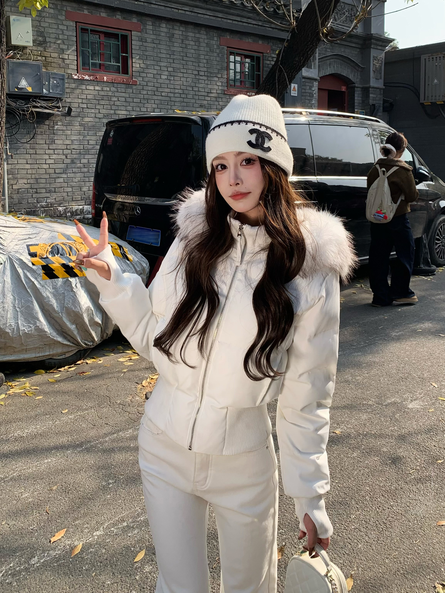 收腰短款大毛领羽绒服女冬季2025年新款小个子面包服出游棉衣外套