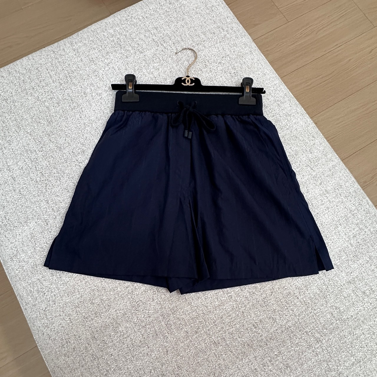 全新未使用 LOEWE/罗意威 满印暗纹Logo口袋刺绣短裤 xs码 01530