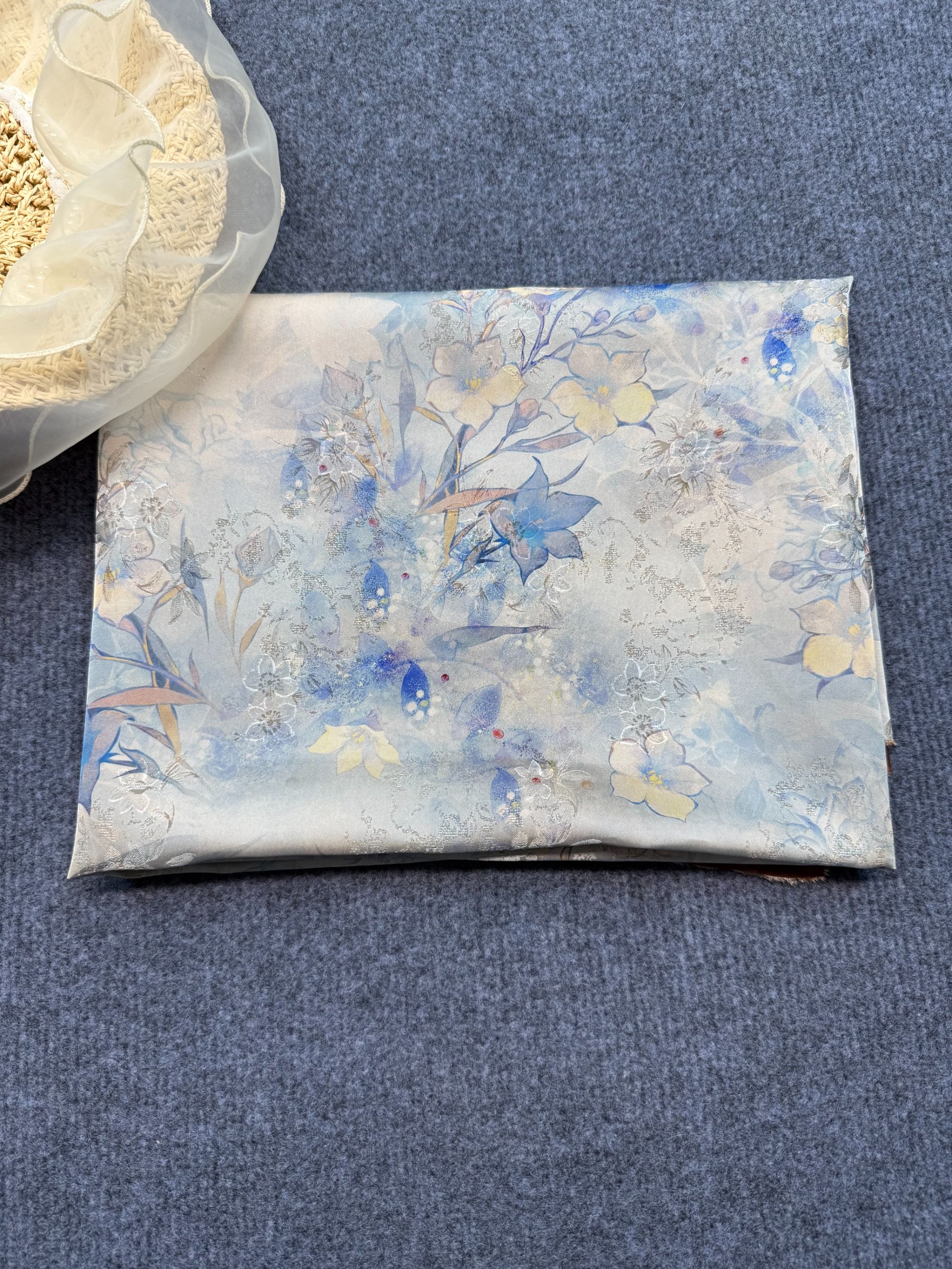 蓝铃花 香云纱花萝  厚度40姆米     宽幅140cm