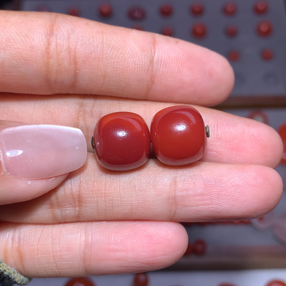 南红玛瑙瓦西双色老型对珠12.7×11.7未镶嵌微纹