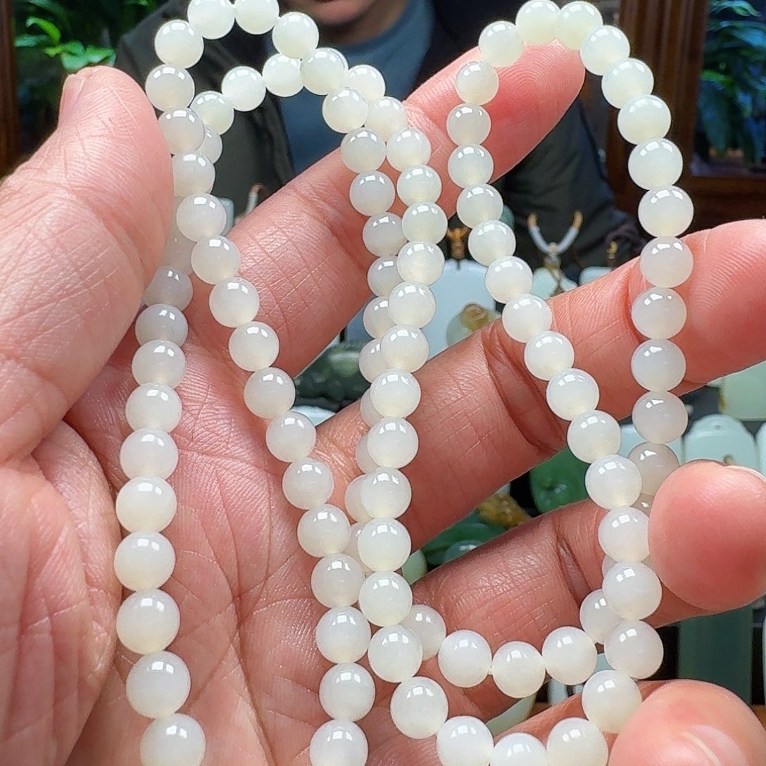 和田玉颈饰未镶嵌