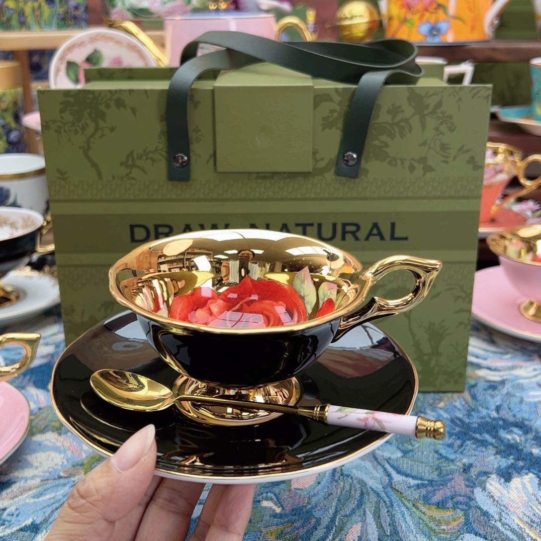 自然写生黑釉红玫瑰杯碟礼盒装