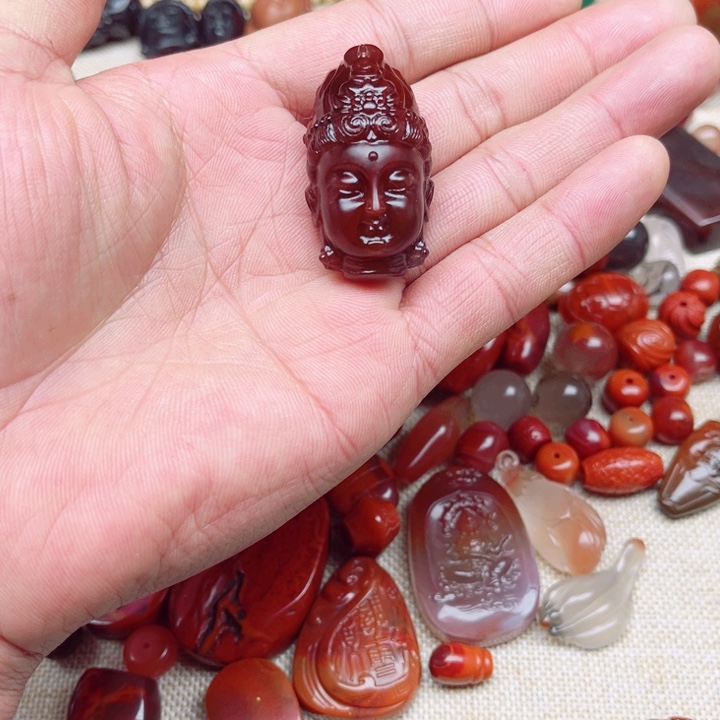 未镶嵌观音头南红玛瑙