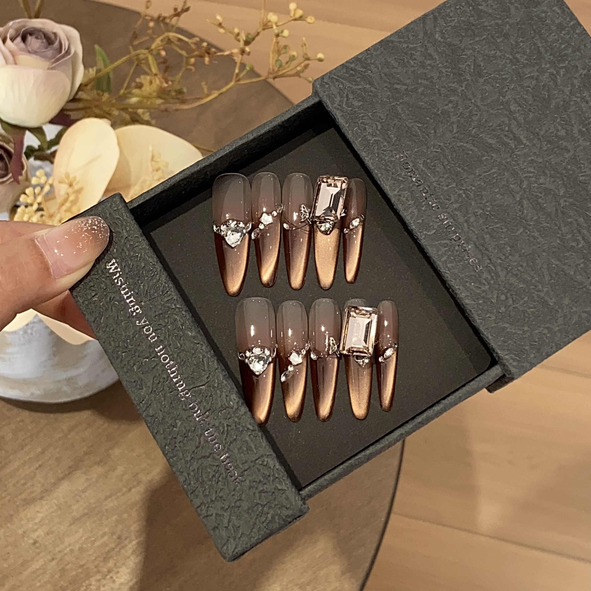 【午后咖啡】高级贵气感咖色方钻渐变斜边堆钻珠光宝气穿戴甲片