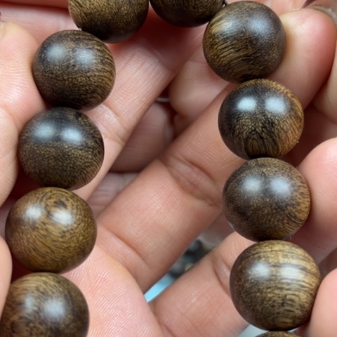 沉香手串白棋瘤危