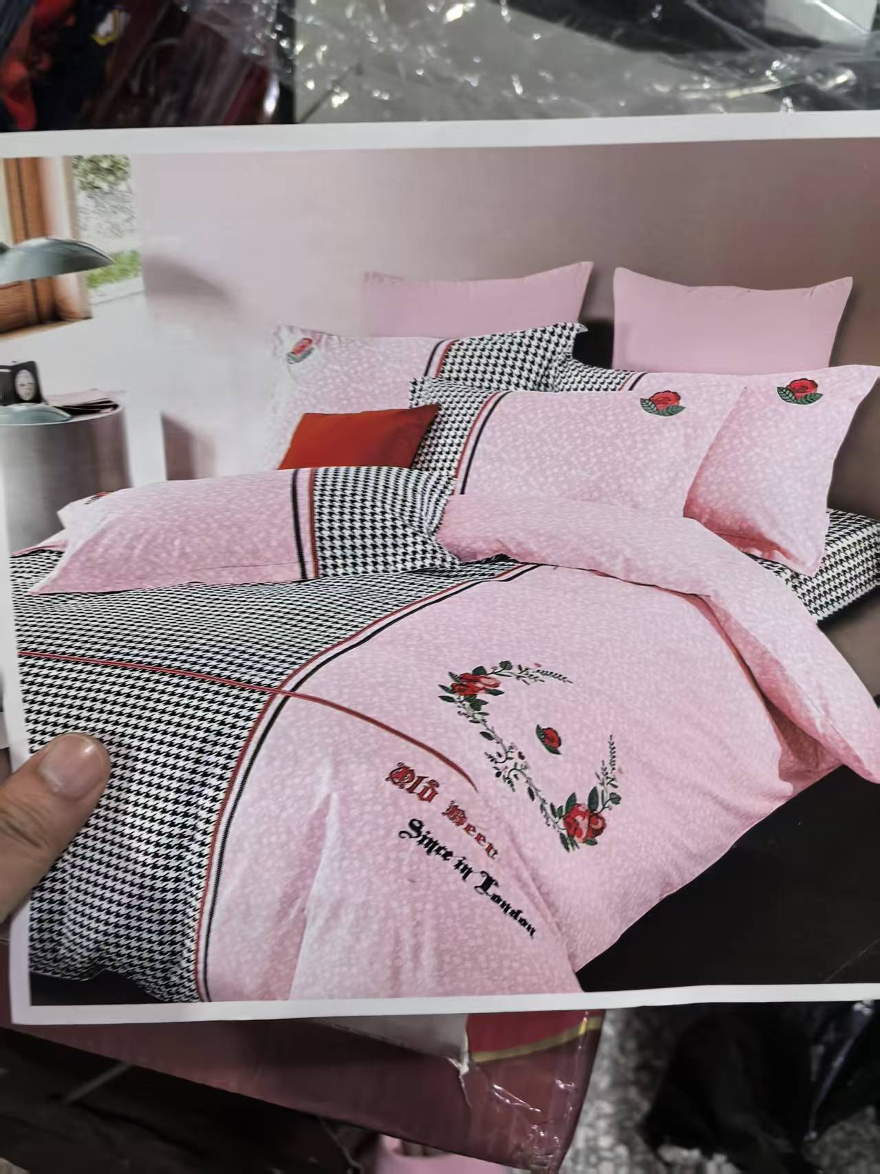 《厚广家》3楼200×230千鸟格粉色精绣全棉四件套玫瑰绣 发1套瑕疵款