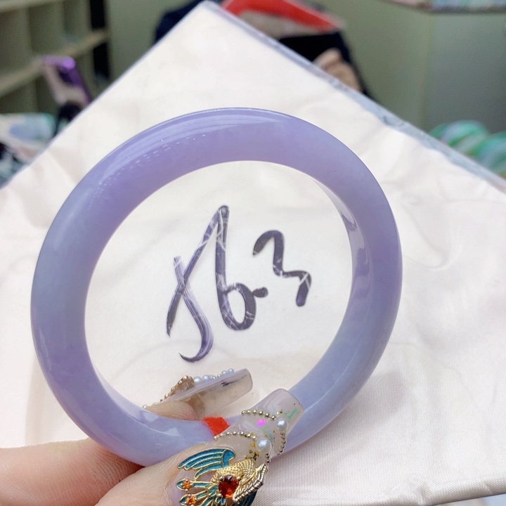 翡翠手镯未镶嵌翡翠手镯