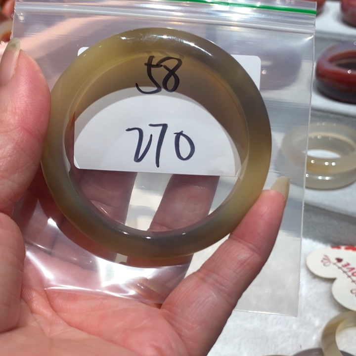 玛瑙/玉髓手镯未镶嵌58