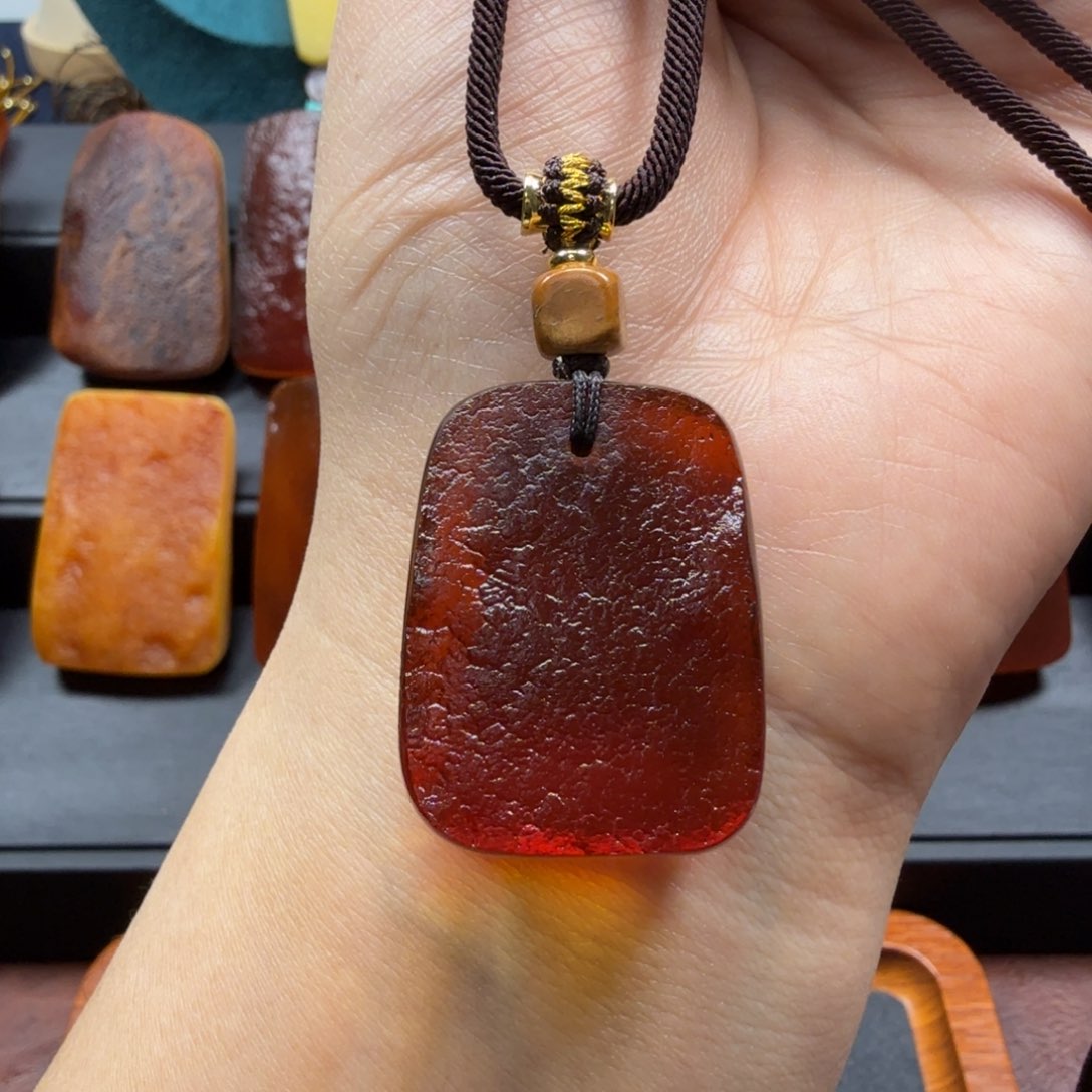 琥珀吊坠(赠链)未镶嵌
