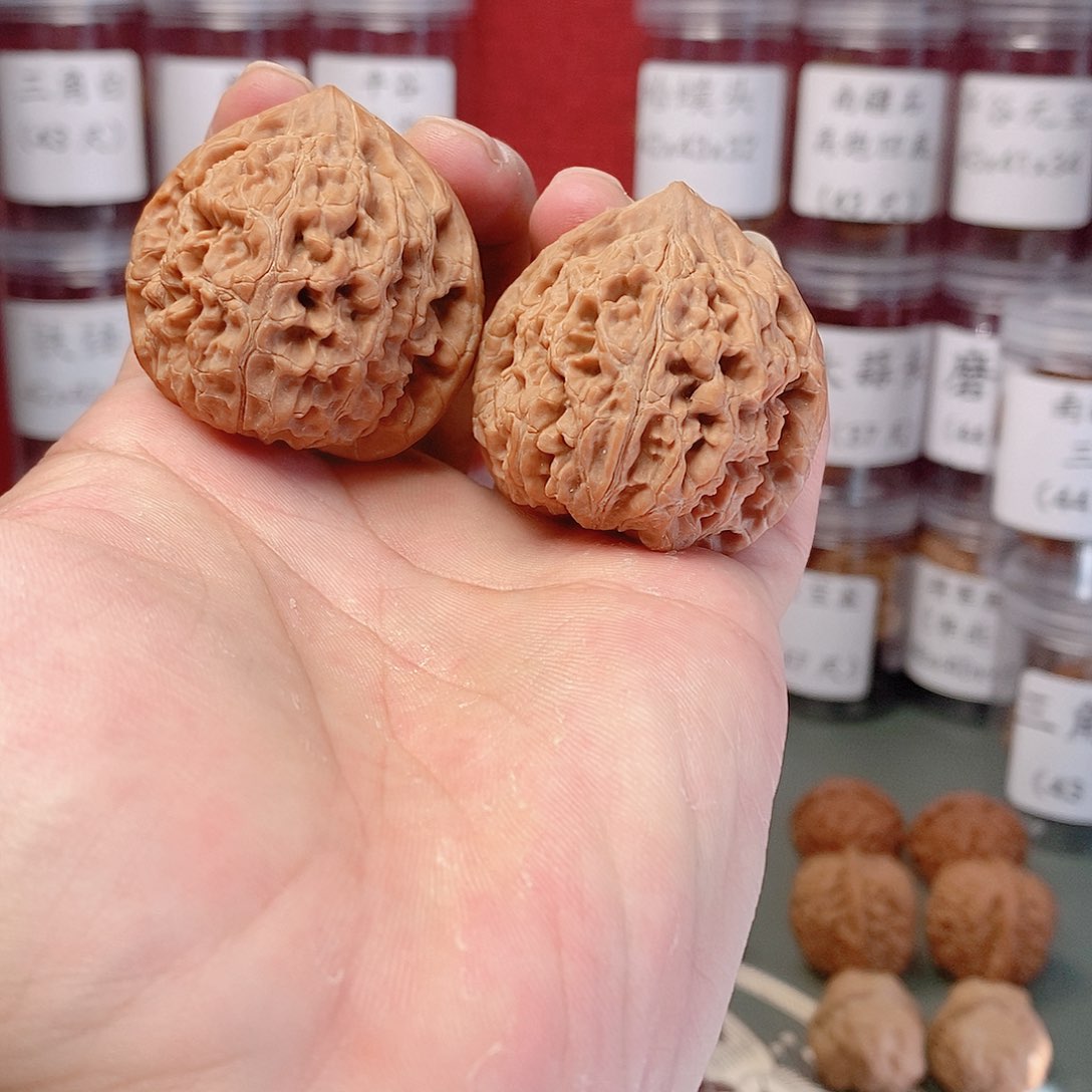 文玩核桃42水龙纹一对