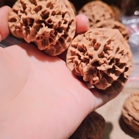 文玩核桃吊坠52帝王狮子