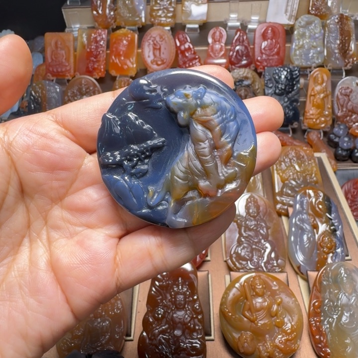 玛瑙/玉髓颈饰未镶嵌