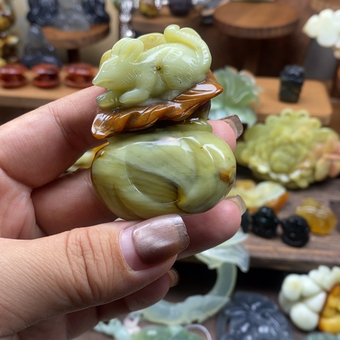 蛇纹石玉未镶嵌吊坠(不含链)