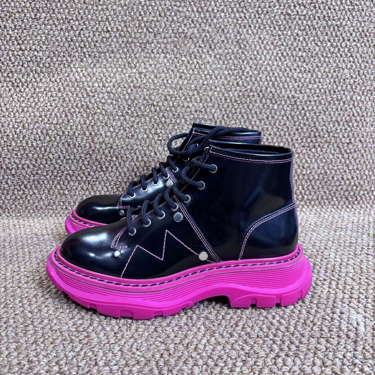 99新 Alexander McQueen/亚历山大·麦昆 靴子/36码/LZ1007V999