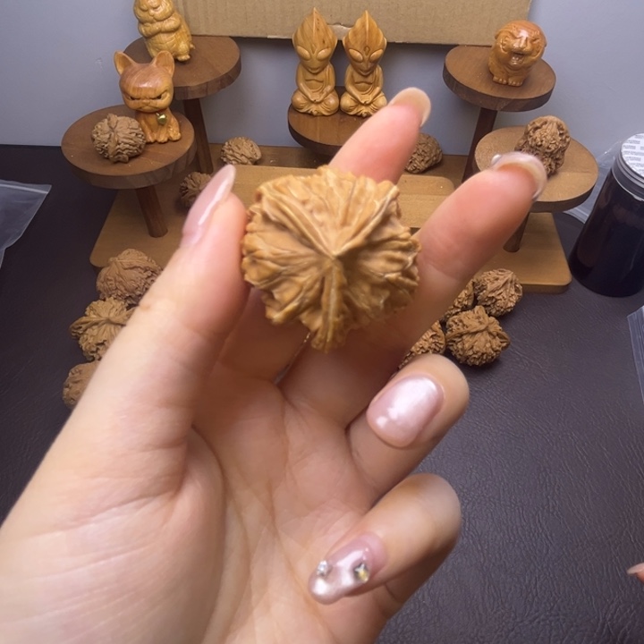 你***蟆吊坠桃核三棱单只异型有瑕