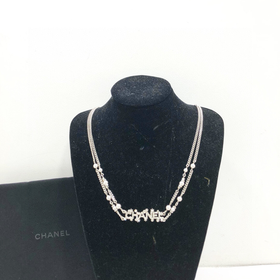 95新 Chanel/香奈儿 银色logo 镶钻珍珠项链全长86cm