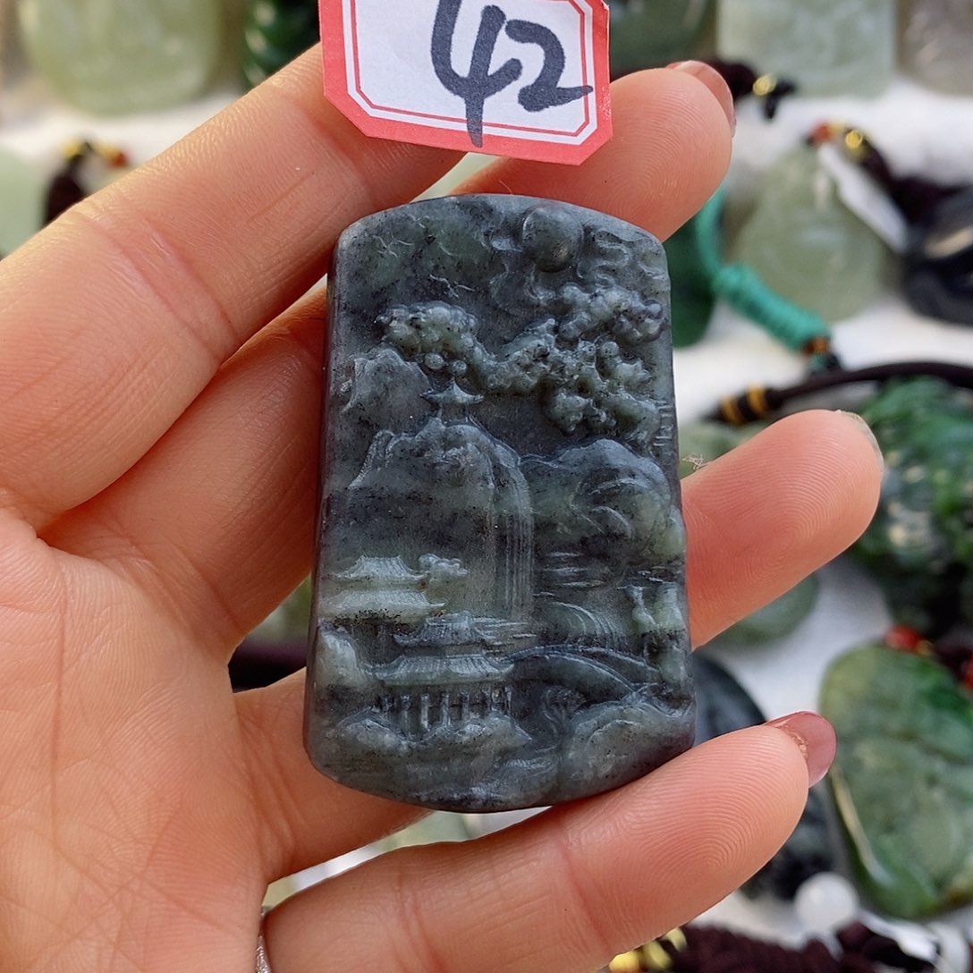 和田玉（糖玉）颈饰未镶嵌