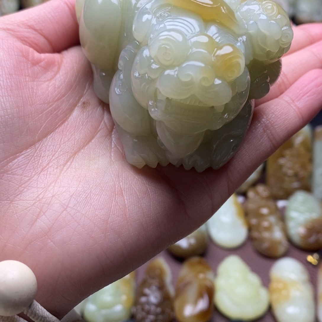 吊坠(不含链)未镶嵌和田玉（糖玉）荆**何