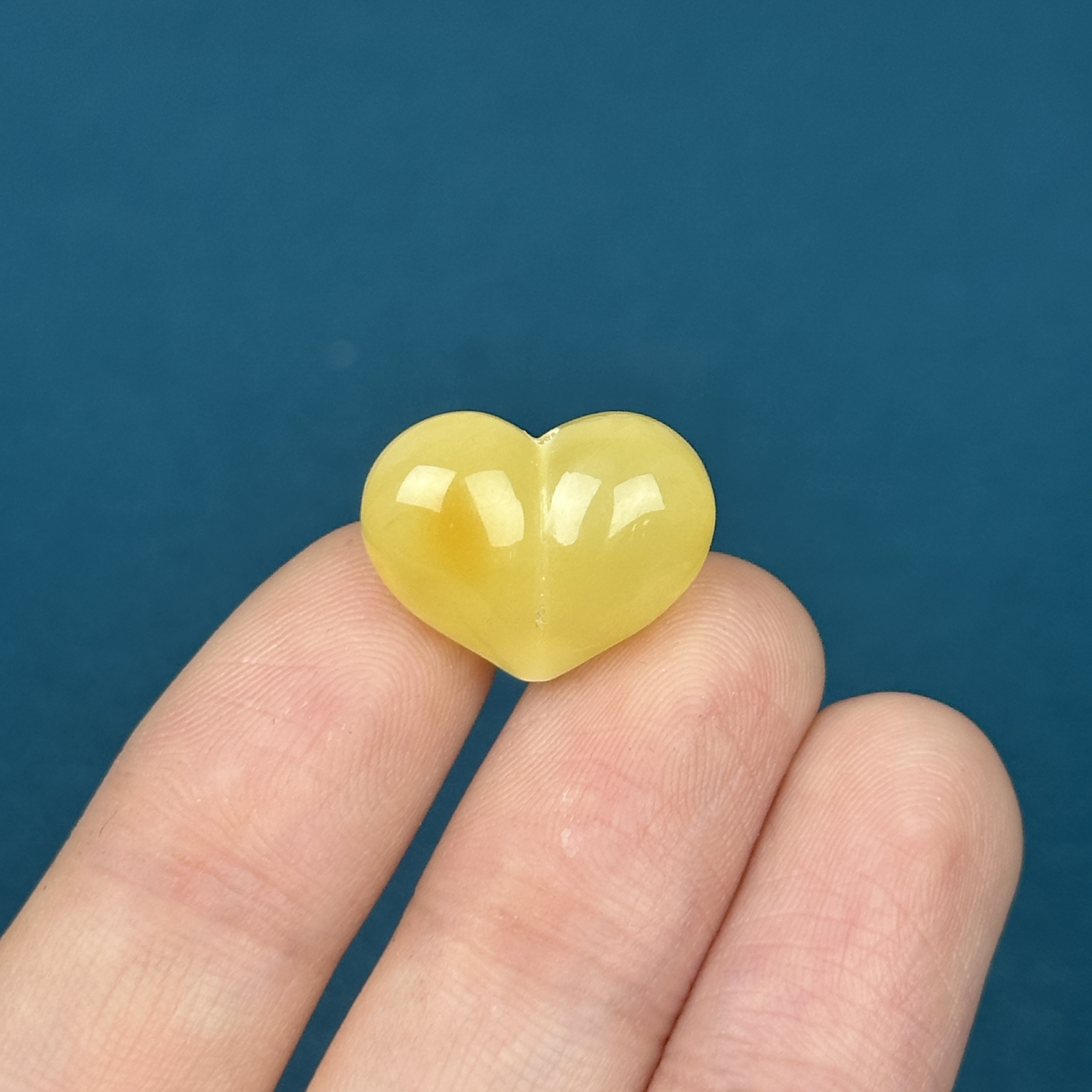 F4335天然原矿蜜蜡 屁桃爱心 18*13*10mm支持复检假一罚十