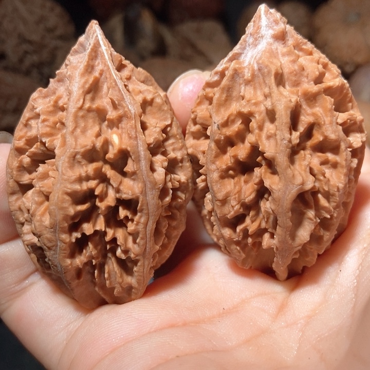 文玩核桃把件东北楸子小雪20瑕疵