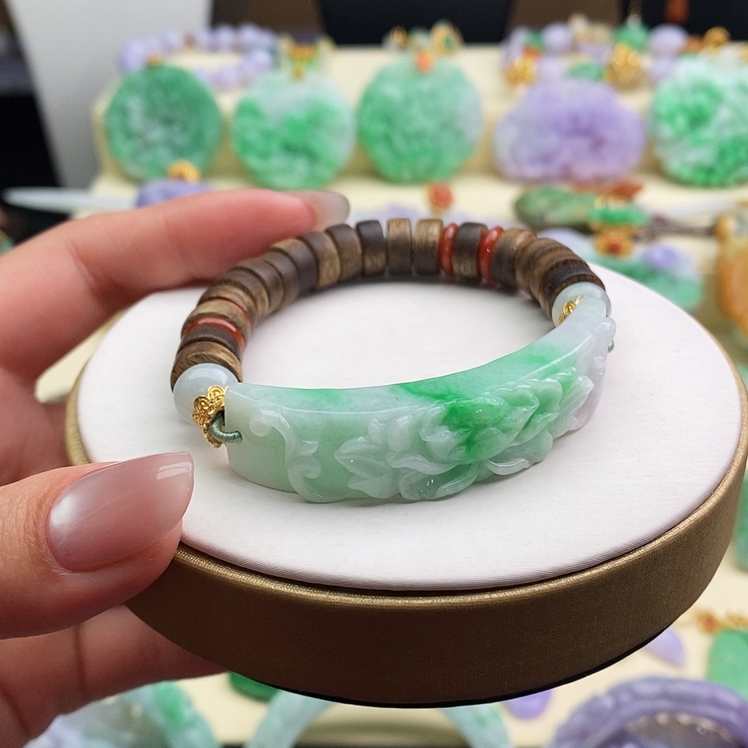 翡翠未镶嵌手镯手牌