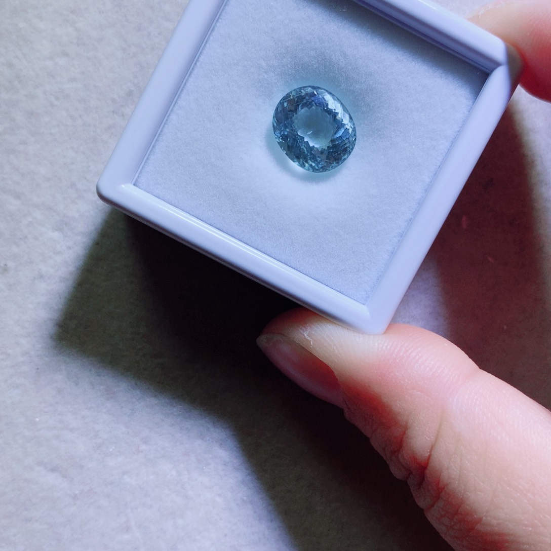 海蓝宝石裸石未镶嵌花**。