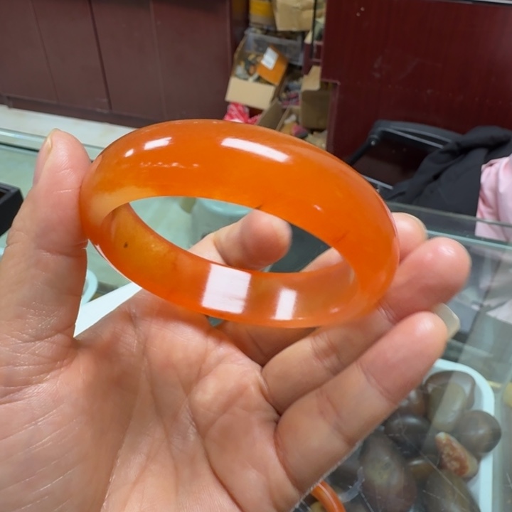 艺***景石英质玉（金丝玉）未镶嵌颈饰