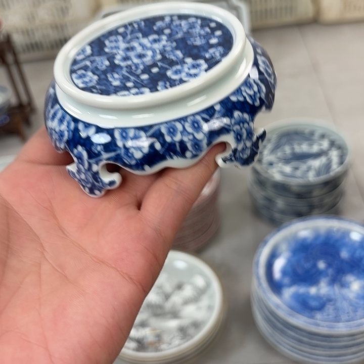 瓷片青花冰梅板凳盖至