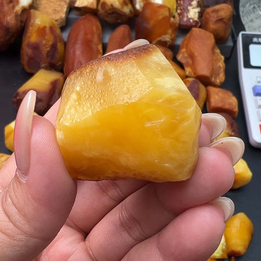 轶***定制琥珀未镶嵌蜜蜡