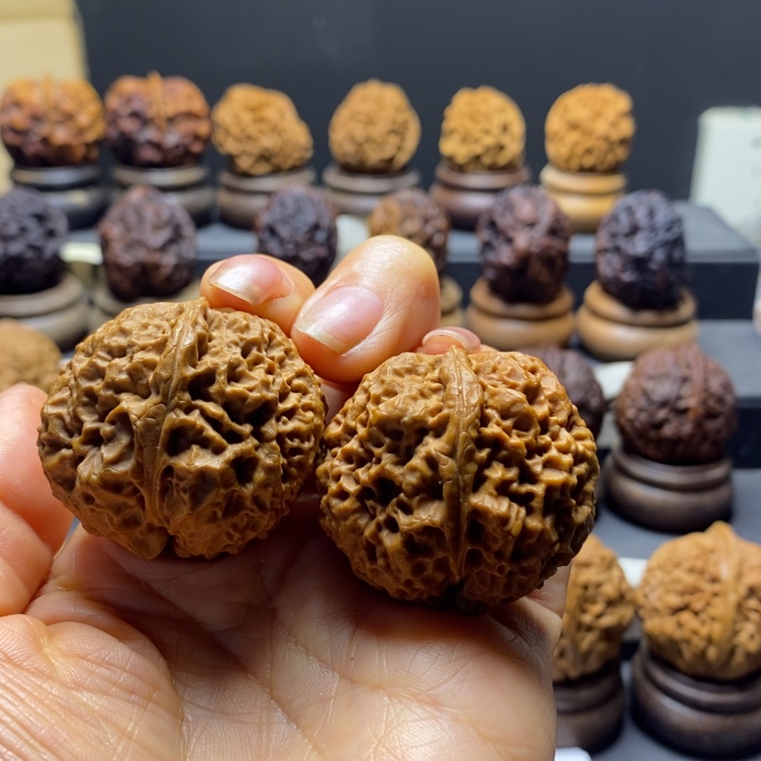 吊坠文玩核桃龙脊绣球38