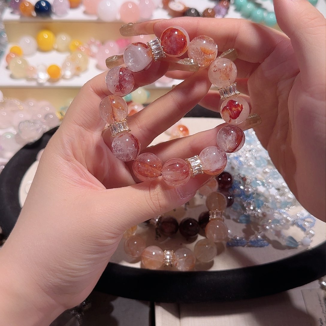 水晶手镯未镶嵌吧