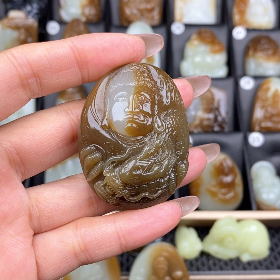 和田玉颈饰未镶嵌