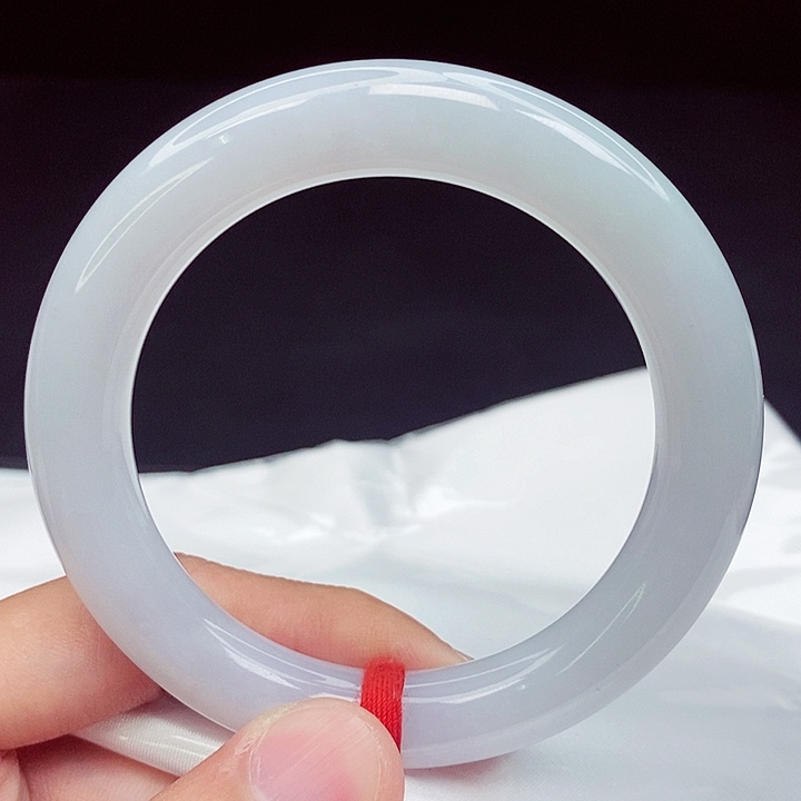 翡翠手镯未镶嵌57圈口