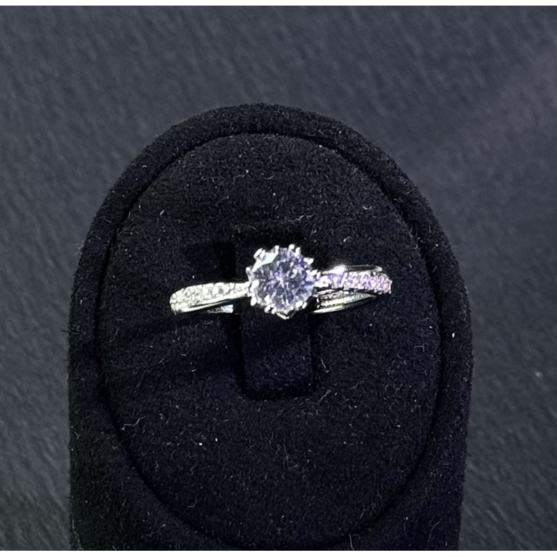 培育蓝宝石/White Sapphire/VVD/白蓝宝戒指