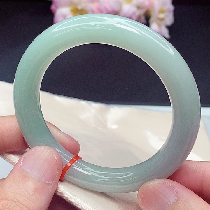 翡翠手镯未镶嵌57圈