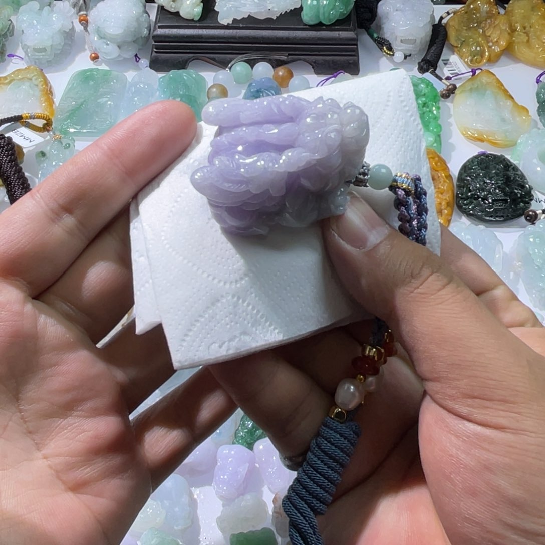 翡翠颈饰未镶嵌天然