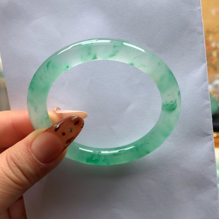 石英质玉未镶嵌手镯