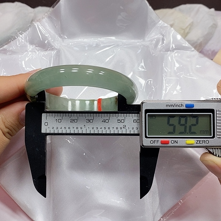 翡翠手镯未镶嵌229 