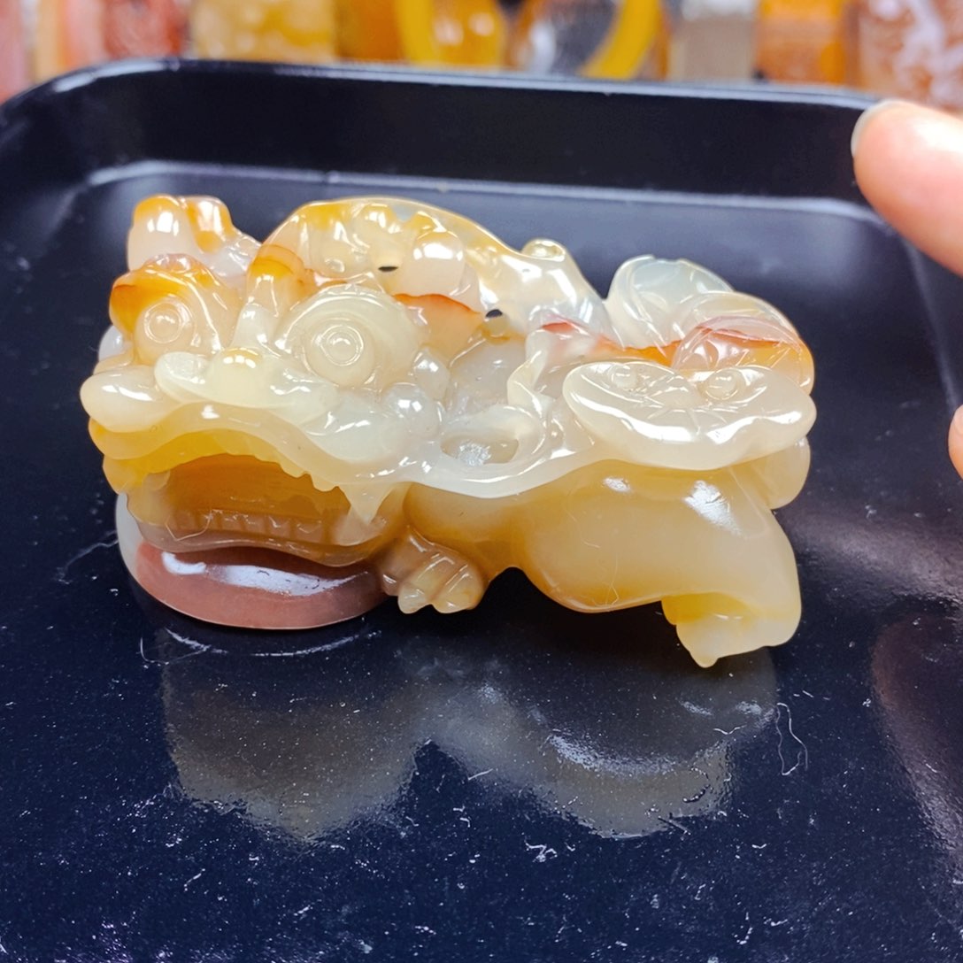 石英质玉（黄龙玉）未镶嵌颈饰