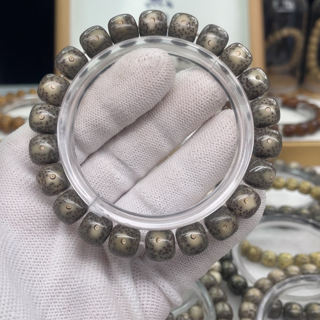 星月菩提手串9*、帝王绿10