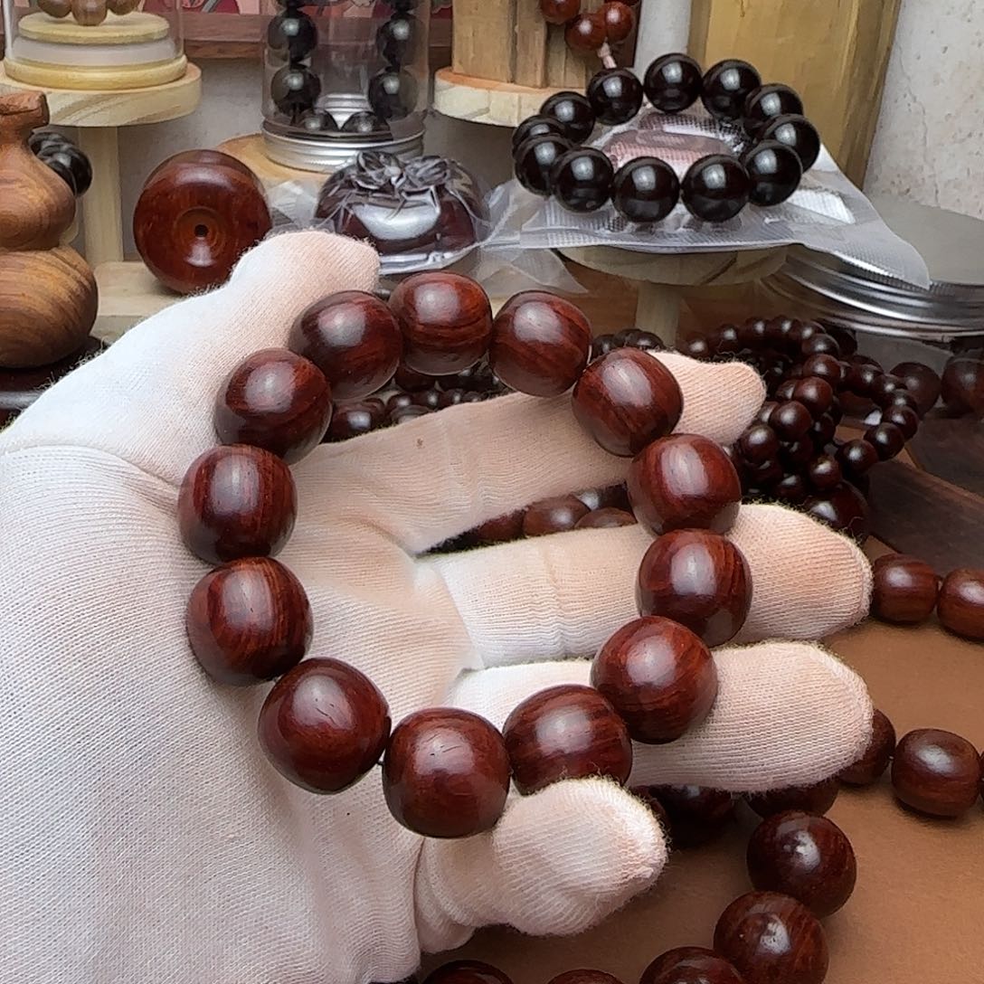 一***只檀香紫檀（小叶紫檀）