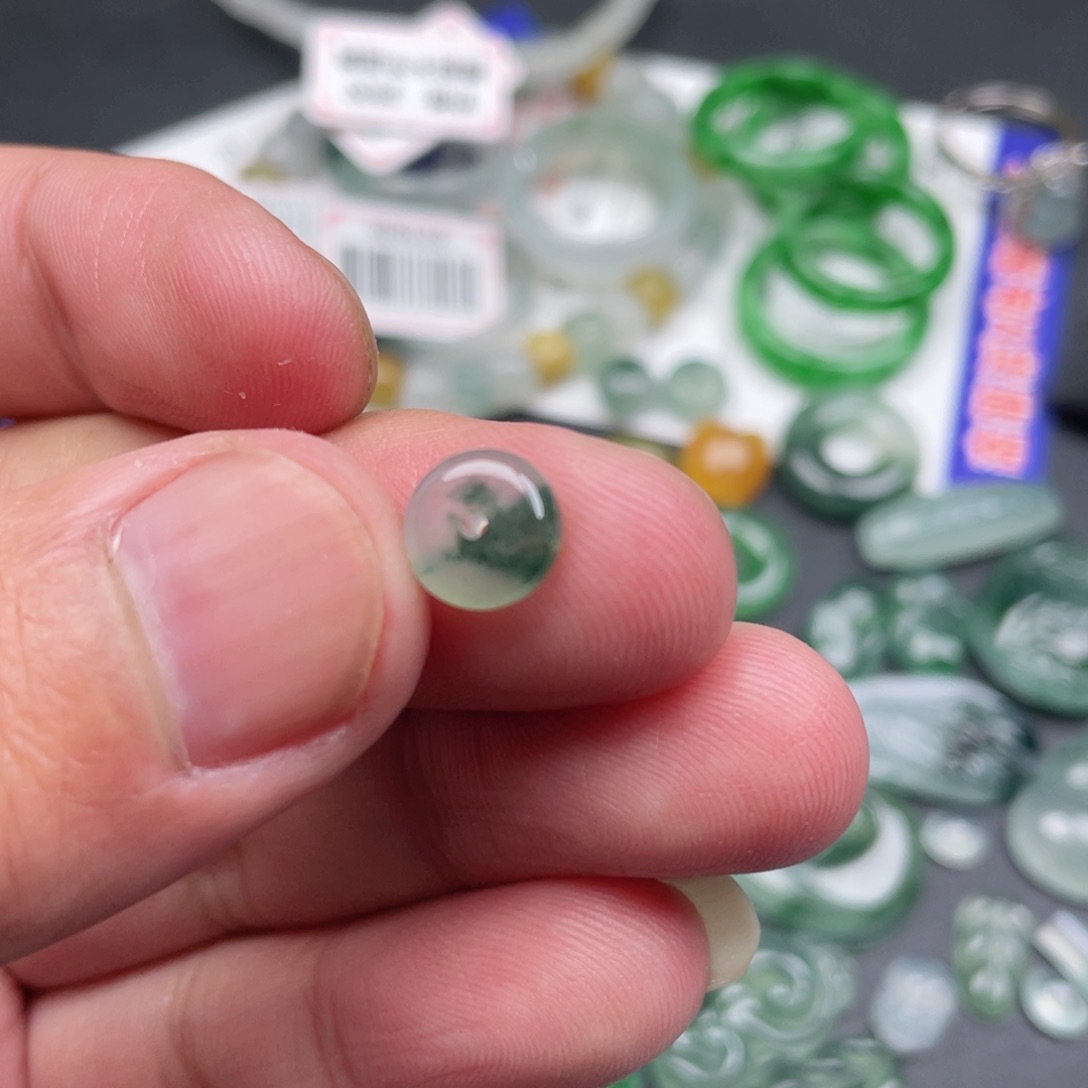 翡翠颈饰未镶嵌火*?缅甸翡翠