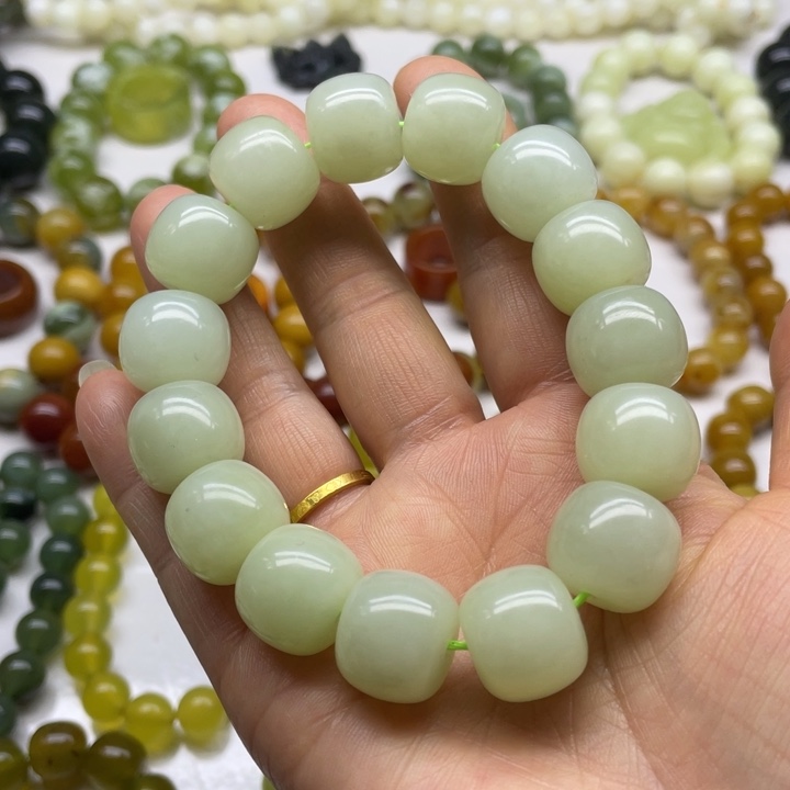 蛇纹石玉手串未镶嵌