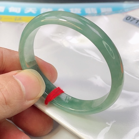 翡翠手镯（贵妃镯）未镶嵌0719号