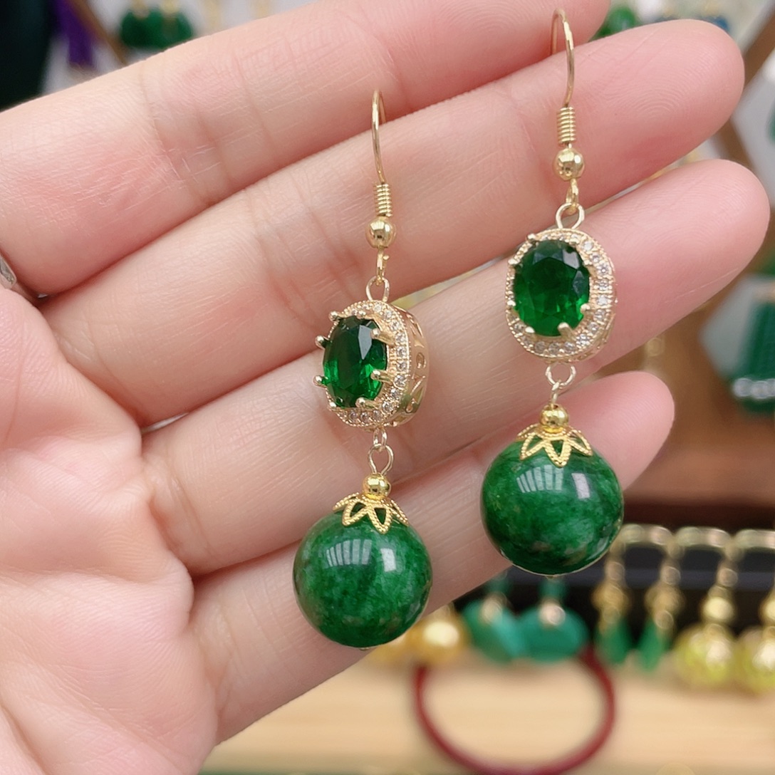 石英质玉合金耳饰