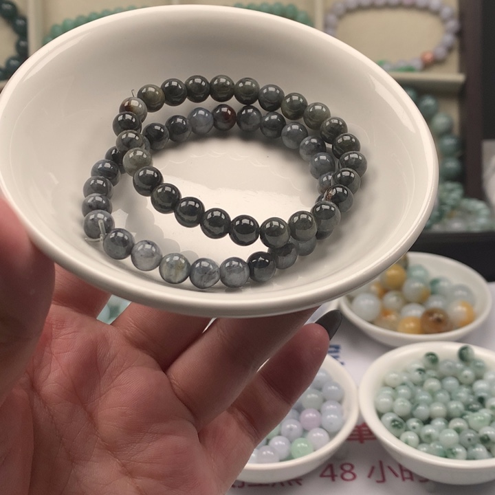 颈饰未镶嵌翡翠有瑕疵不退不换