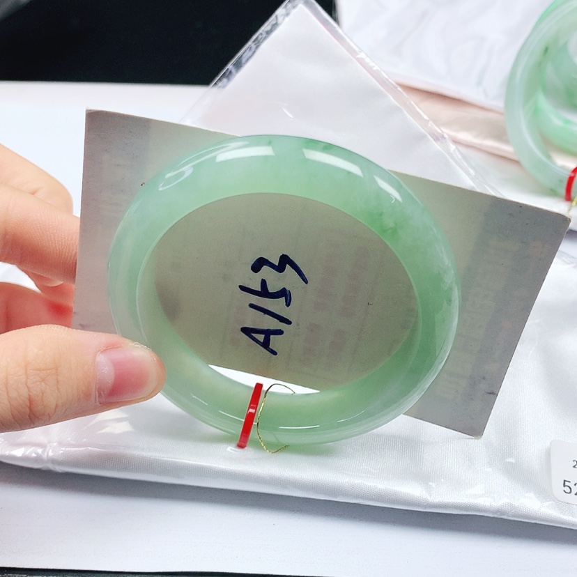 【闪购商品】翡翠手镯未镶嵌天然缅甸a货手镯52+