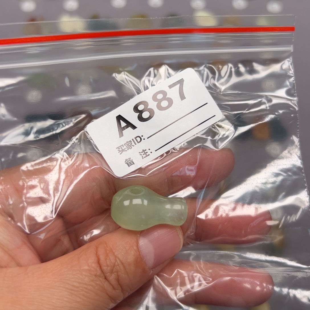 未镶嵌蛇纹石玉颈饰٩****