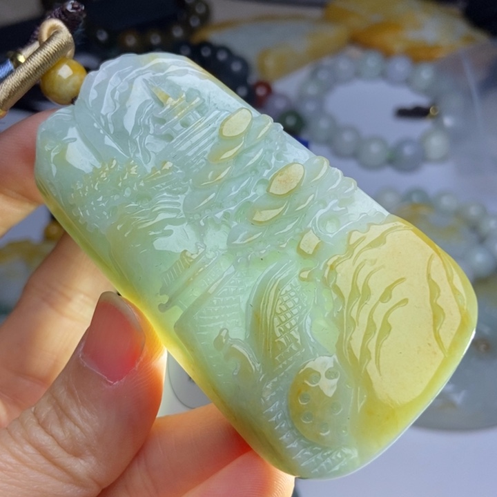 翡翠颈饰未镶嵌翡翠