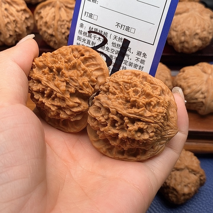 桃核吊坠玛****车满天星狮子头47